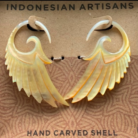 🪽Mother of Pearl Angelic Wings🪽 
HAND CARVED SHELL - INDONESIAN ARTISANS 
🎁 NIB - Picture 10 of 10